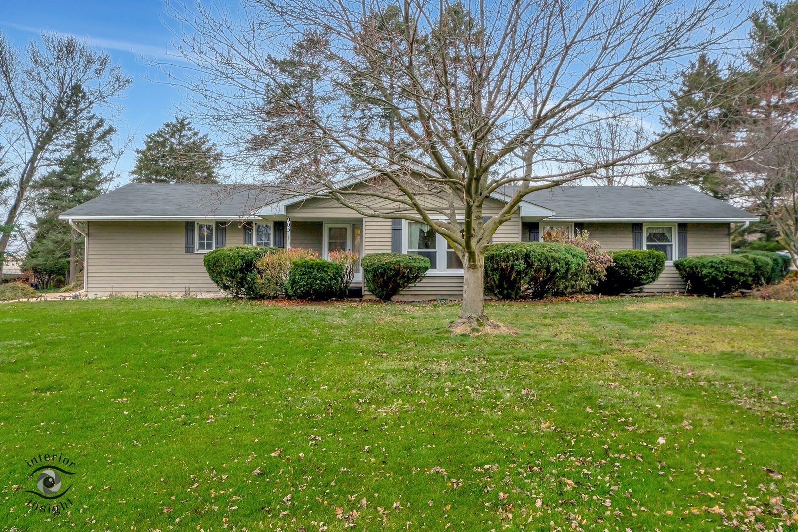 Property Photo:  905 Johnston Drive  IL 60506 