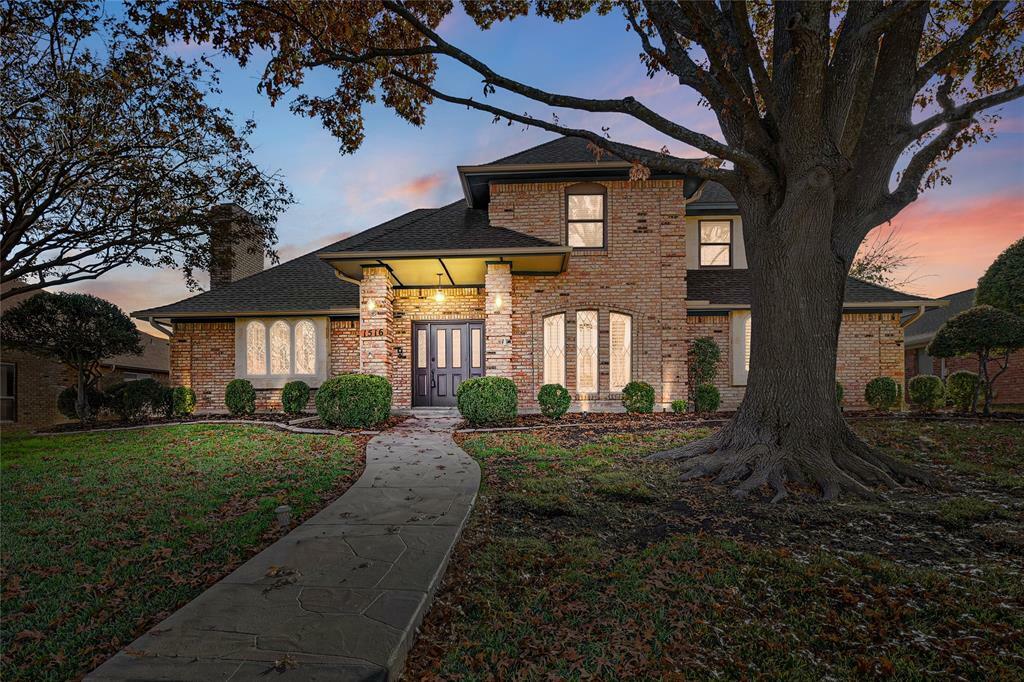 Property Photo:  1516 Sussex Drive  TX 75075 