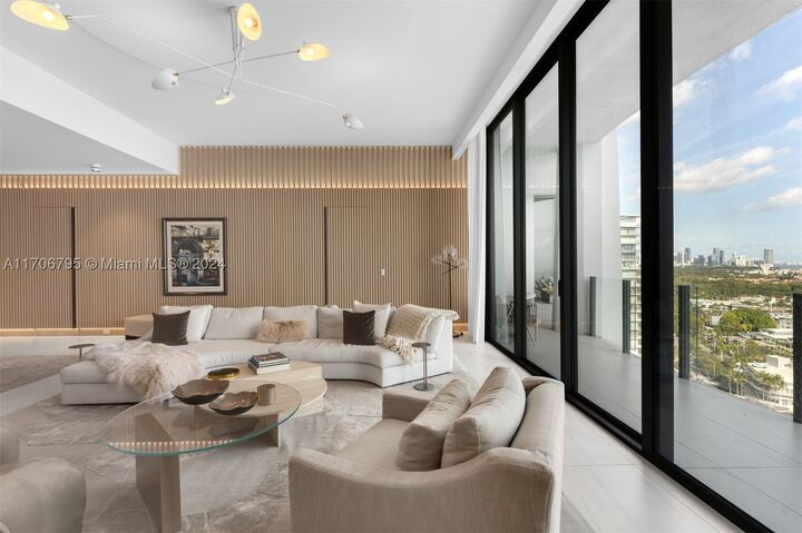 Property Photo: 2811 S Bayshore Dr 20bc FL 33133