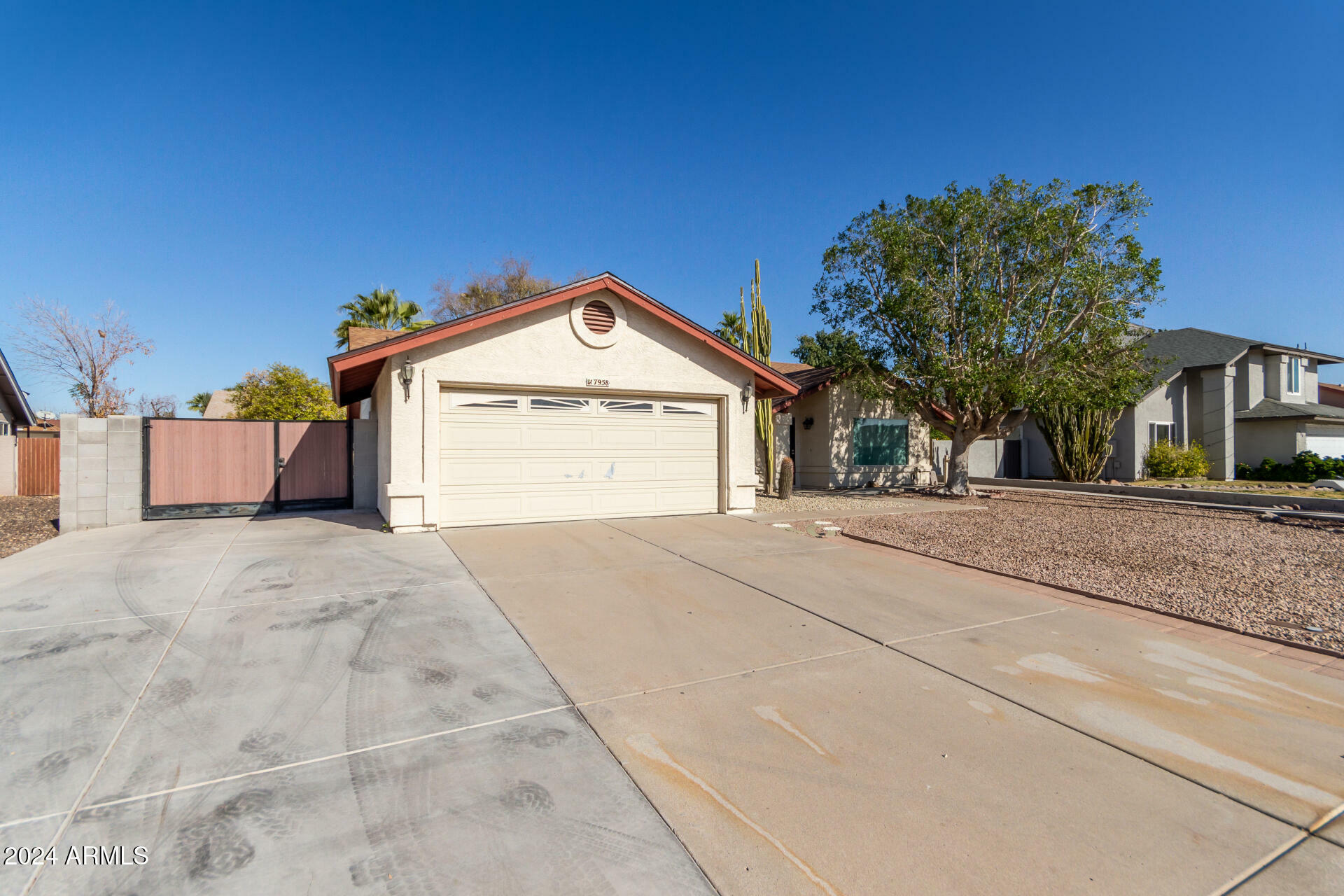 Property Photo:  7958 W Surrey Avenue  AZ 85381 