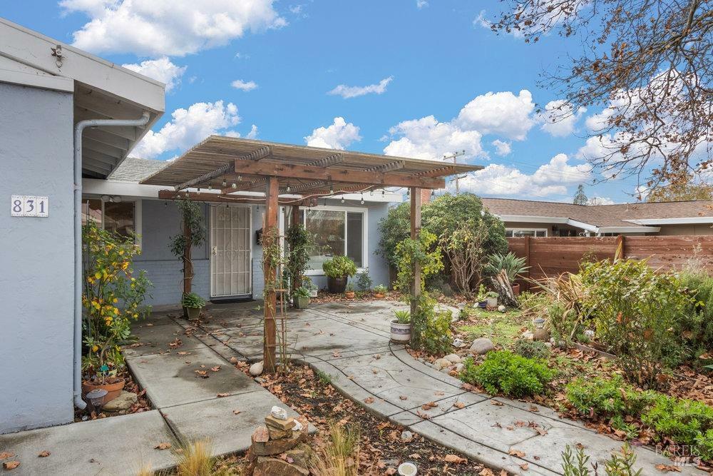 Property Photo:  831 Brentwood Avenue  CA 94591 