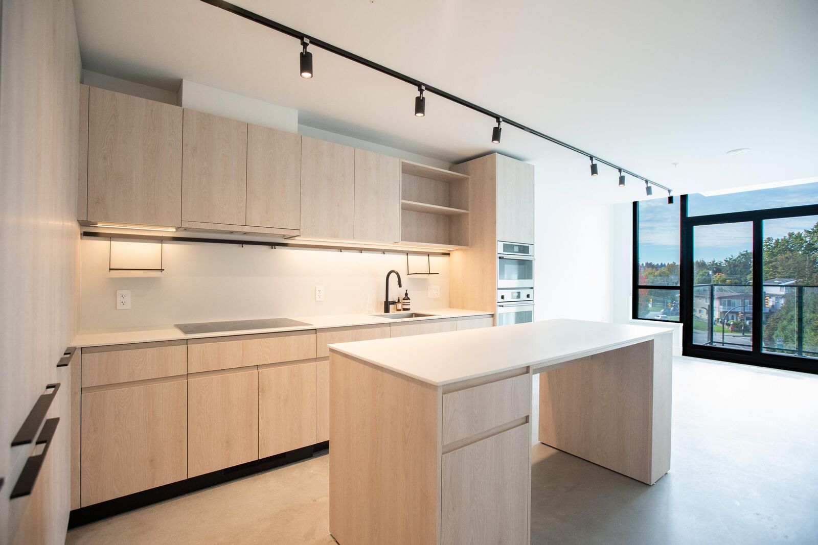 Property Photo: 3996 Dumfries Street 310 BC V5N 0J1