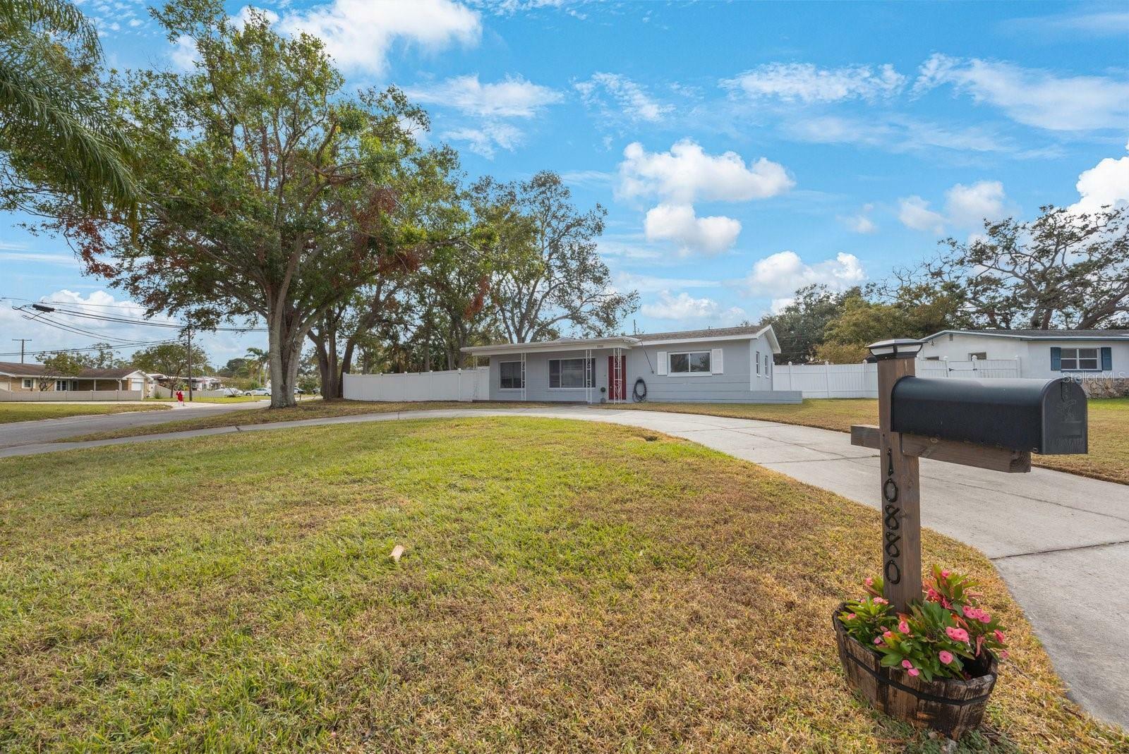 Property Photo:  10880 Village Green Avenue  FL 33772 