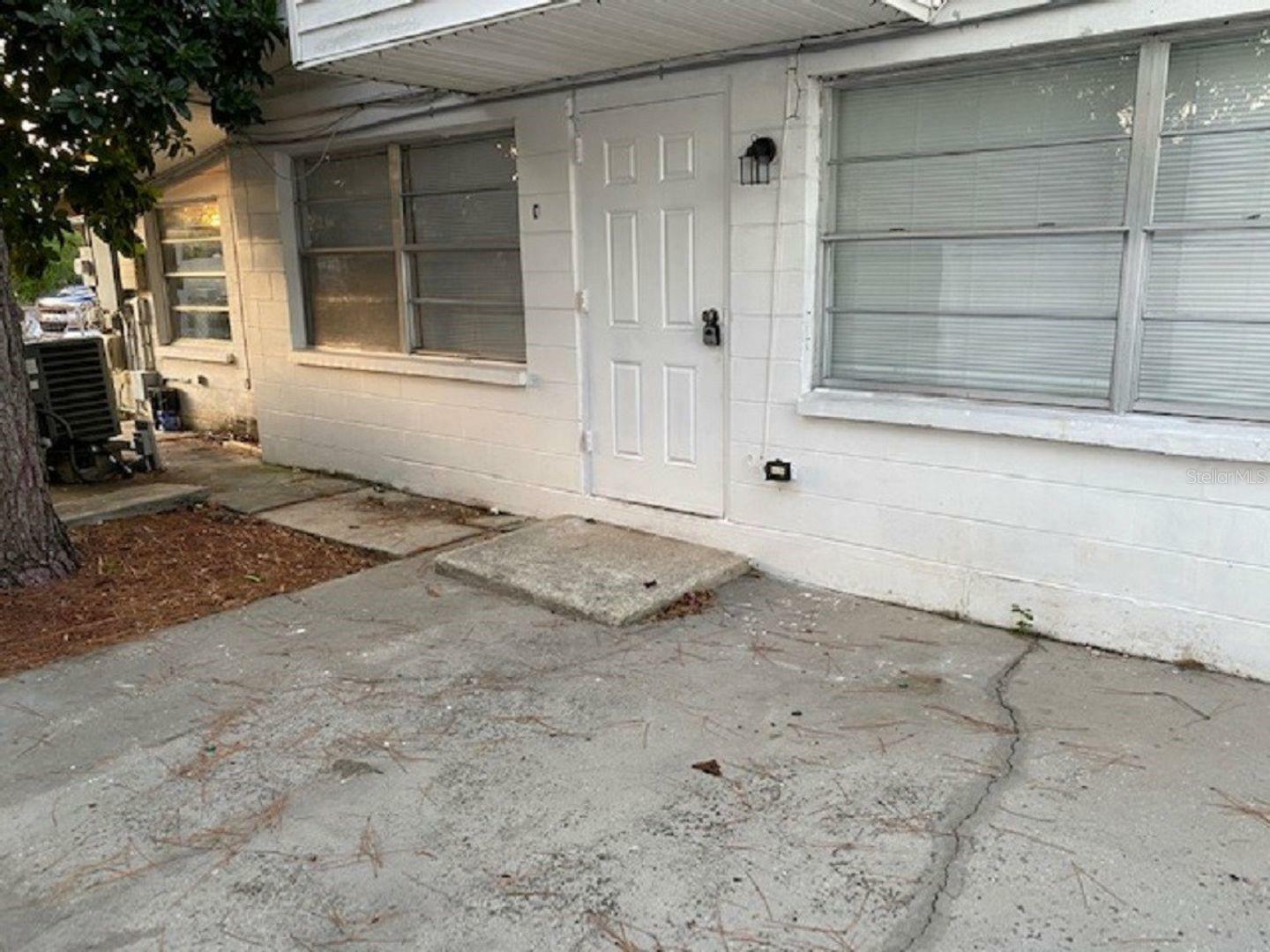 Property Photo:  4406 W Paris Street  FL 33614 