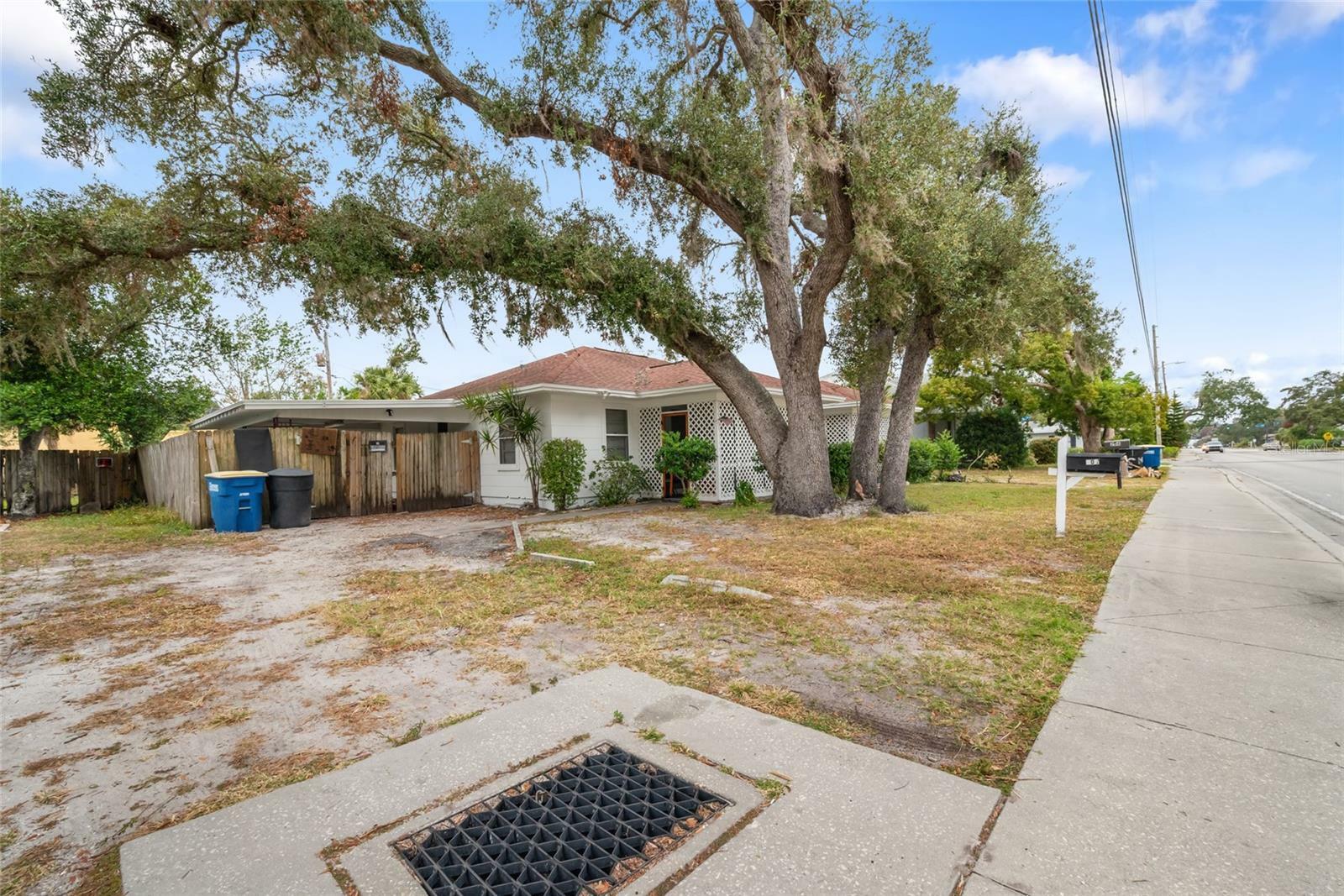 Property Photo:  206 S Highland Avenue  FL 33755 