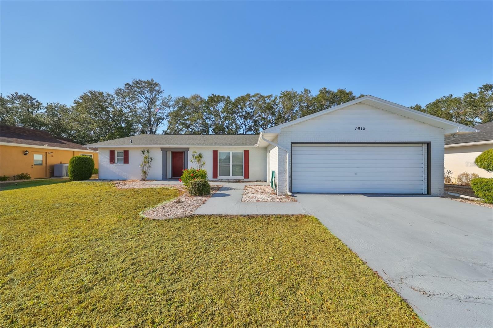 Property Photo:  1615 New Bedford Drive  FL 33573 