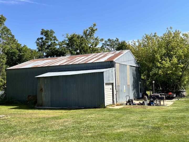 Property Photo:  305 E Lasalle Street  MI 48816