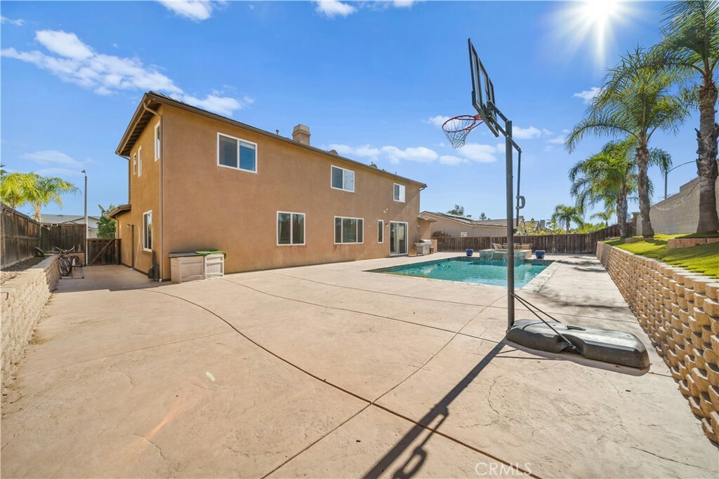 Property Photo:  30020 Cheveley Park  CA 92584 