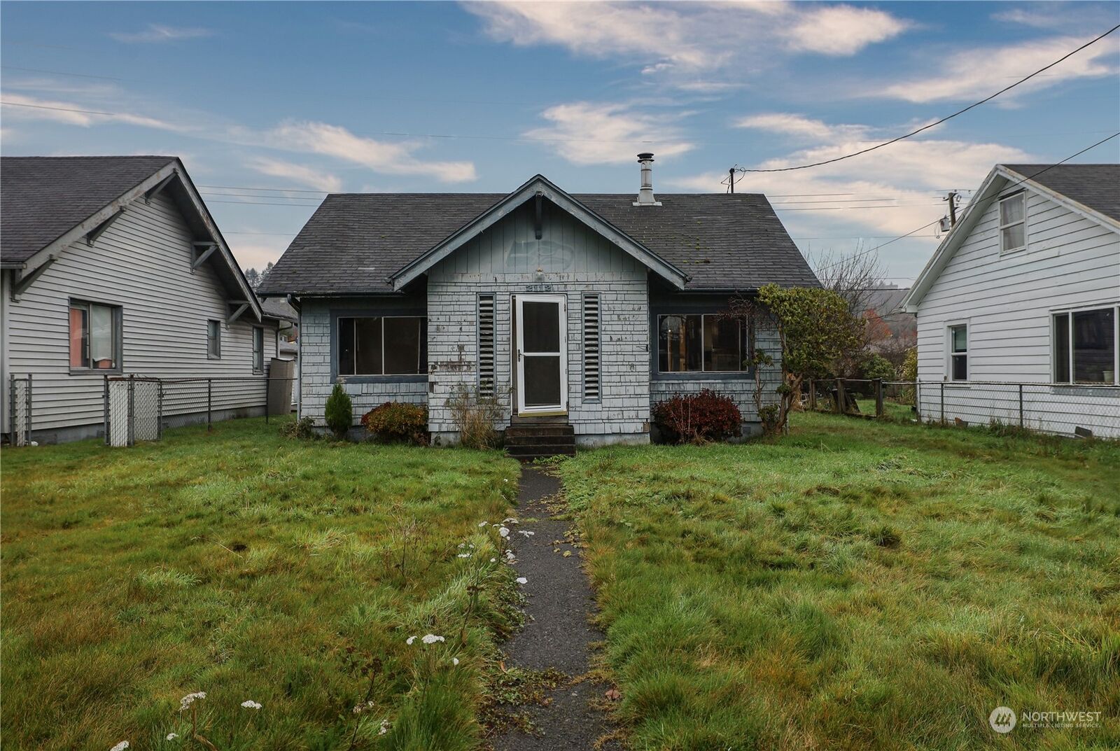 Property Photo:  2112  Aberdeen Avenue  WA 98520 