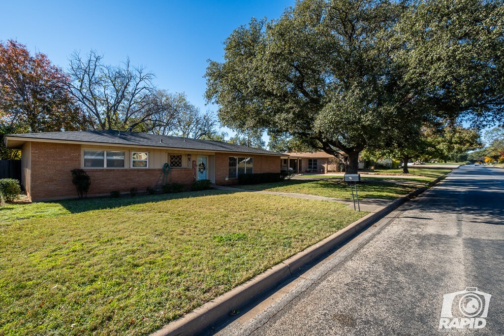 Property Photo:  2475 Oxford Ave  TX 76904 