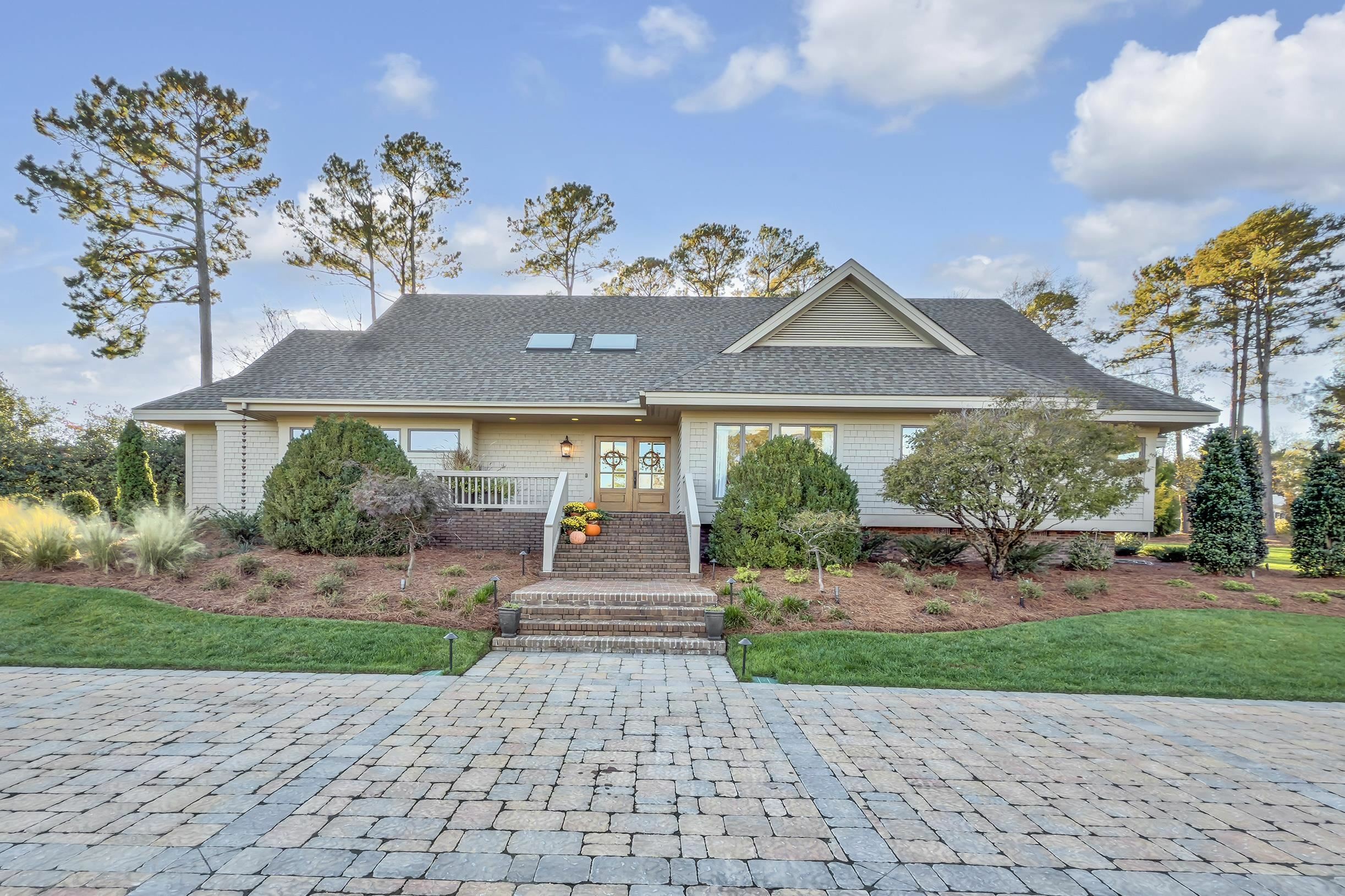 Property Photo:  200 Indian Wells Drive  SC 29306 