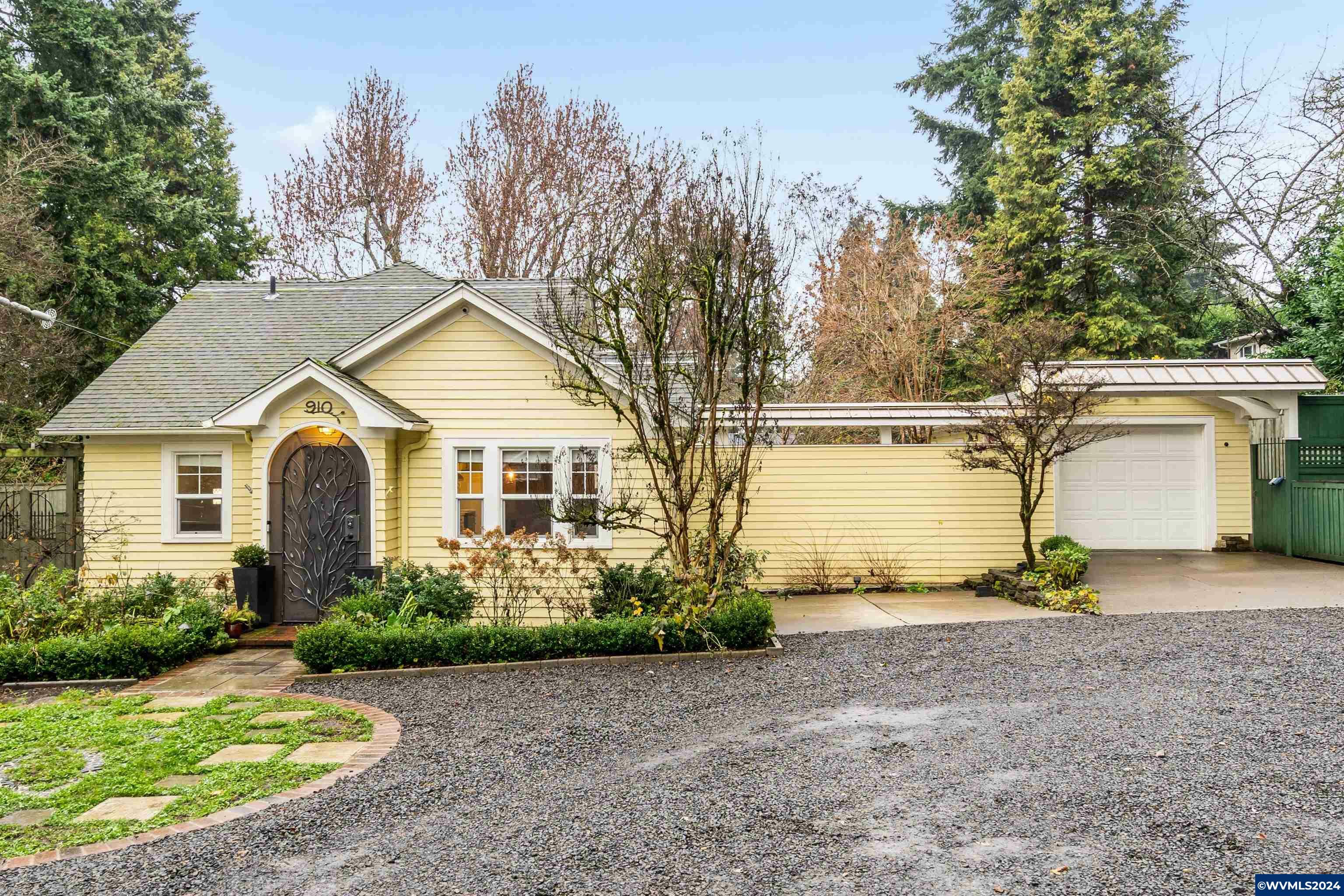 Property Photo:  910  Madrona Av SE  OR 97302 