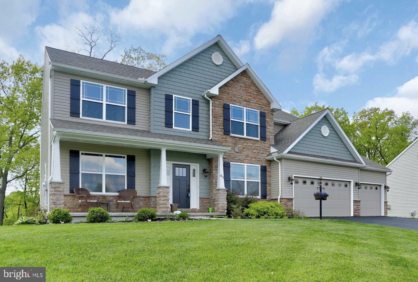 Property Photo:  41 Balfour Drive  PA 17050 