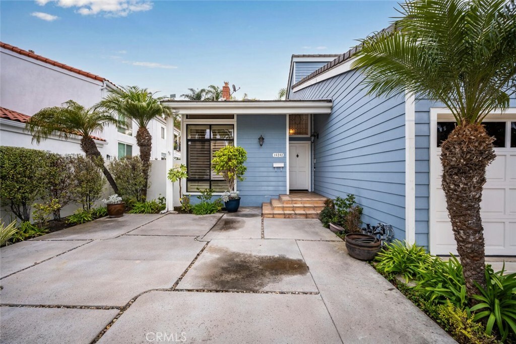 Property Photo:  16282 Mandalay Circle  CA 92649 