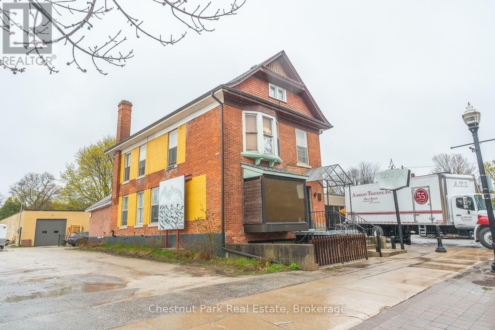 715 2nd Avenue East  Owen Sound ON N4K 2G9 photo
