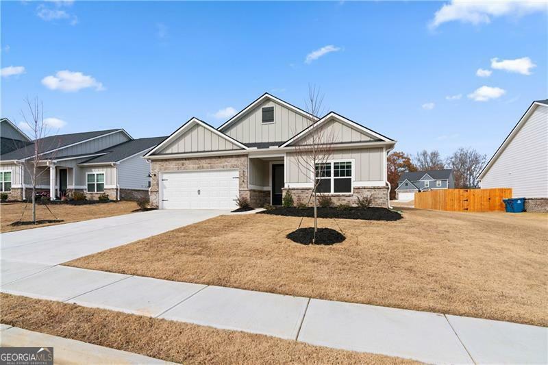 Property Photo: 3934 Saddle Bag Court GA 30019