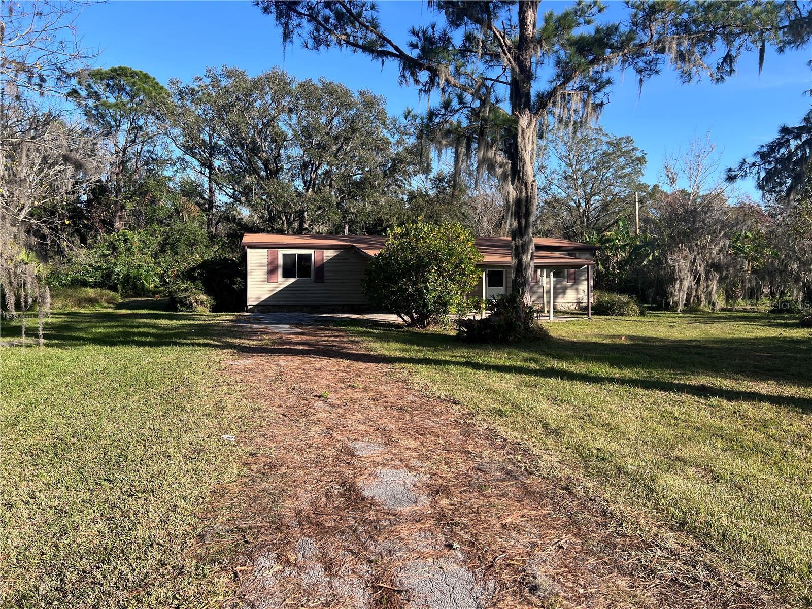 Property Photo: 1626 Dawn Heights Drive FL 33801