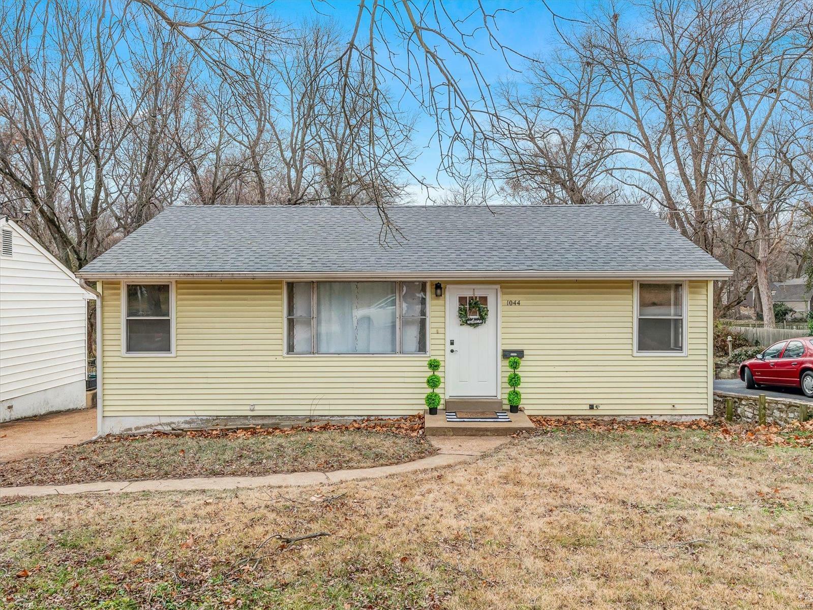 Property Photo:  1044 Kuhlman Lane  MO 63119 