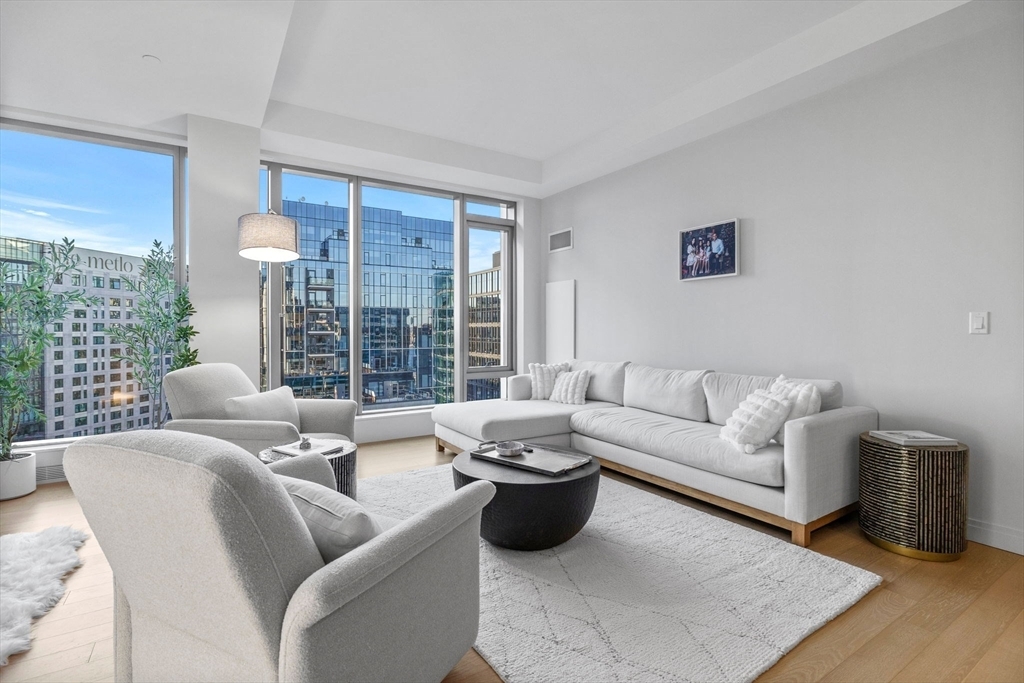 Property Photo:  133 Seaport Blvd 2105  MA 02210 