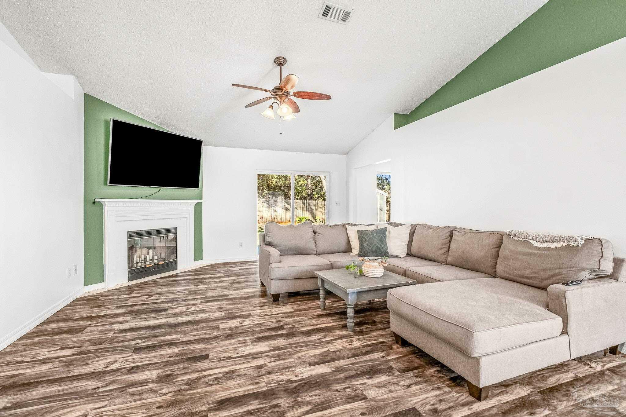 Property Photo:  5827 Wood Duck Dr  FL 32571 