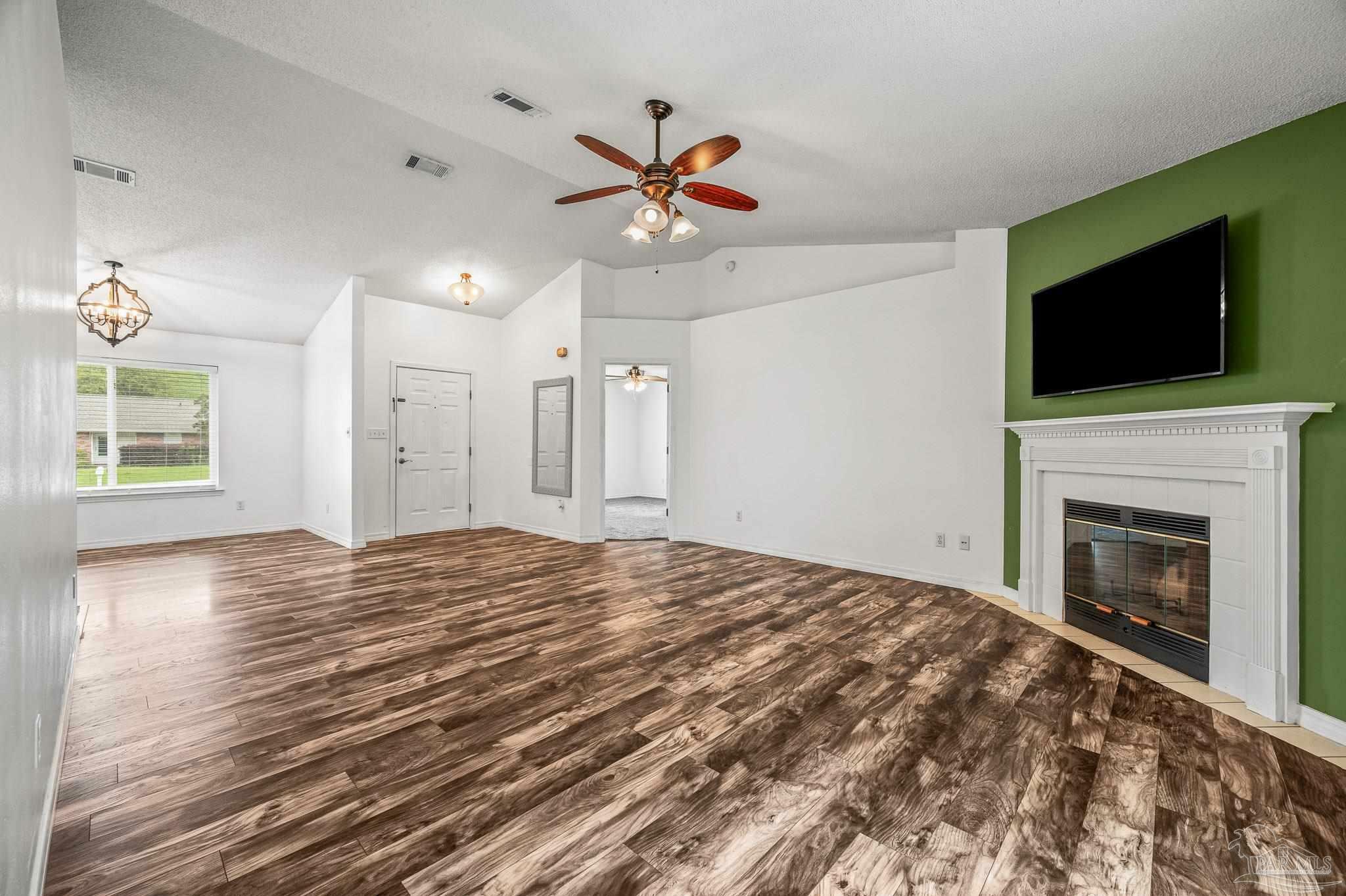 Property Photo: 5827 Wood Duck Dr FL 32571
