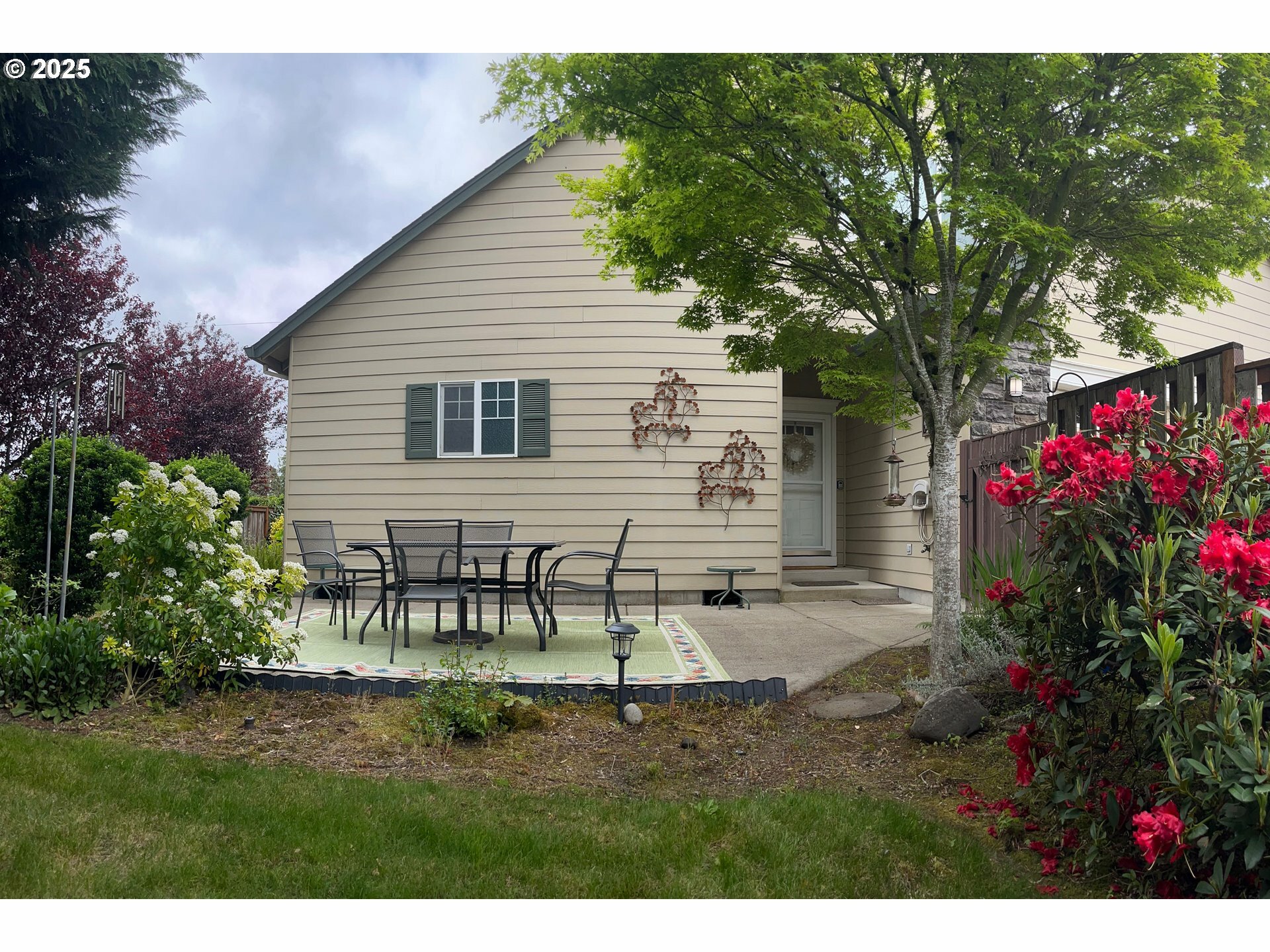 Property Photo: 219 NW Territorial Rd OR 97013