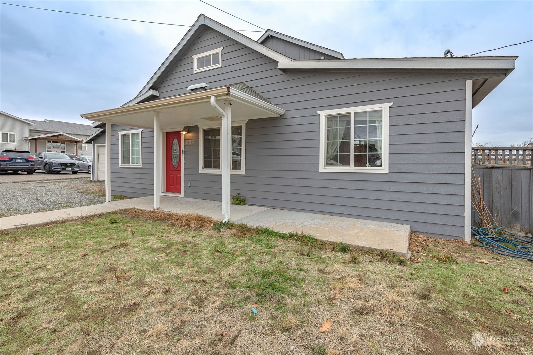 Property Photo:  606  Lewis Street  WA 98801 