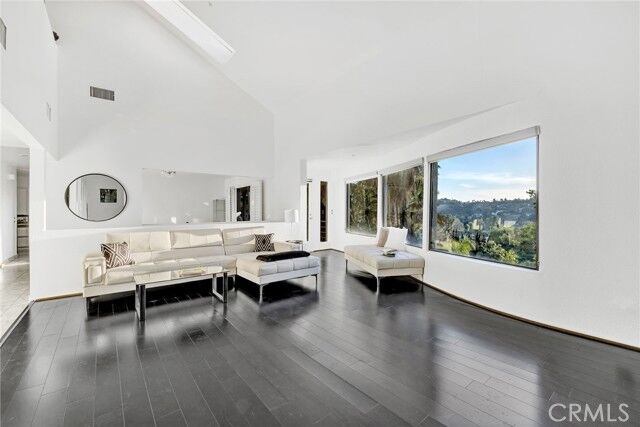 Property Photo:  4939 Medina Drive  CA 91364 