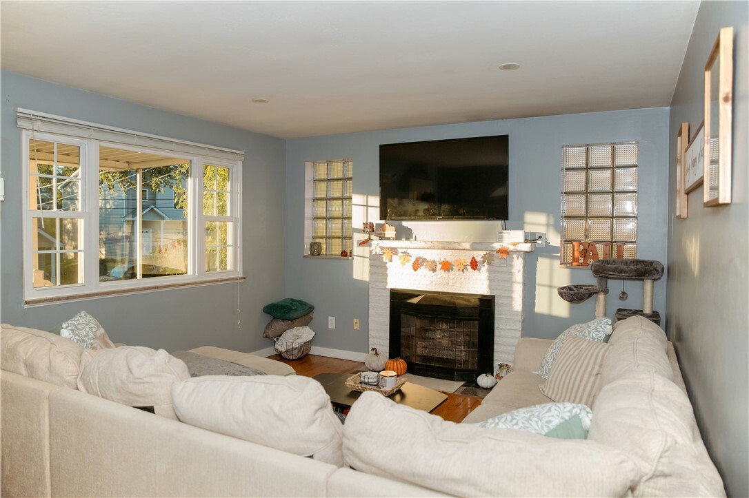 Property Photo: 434 Bluff St PA 15317