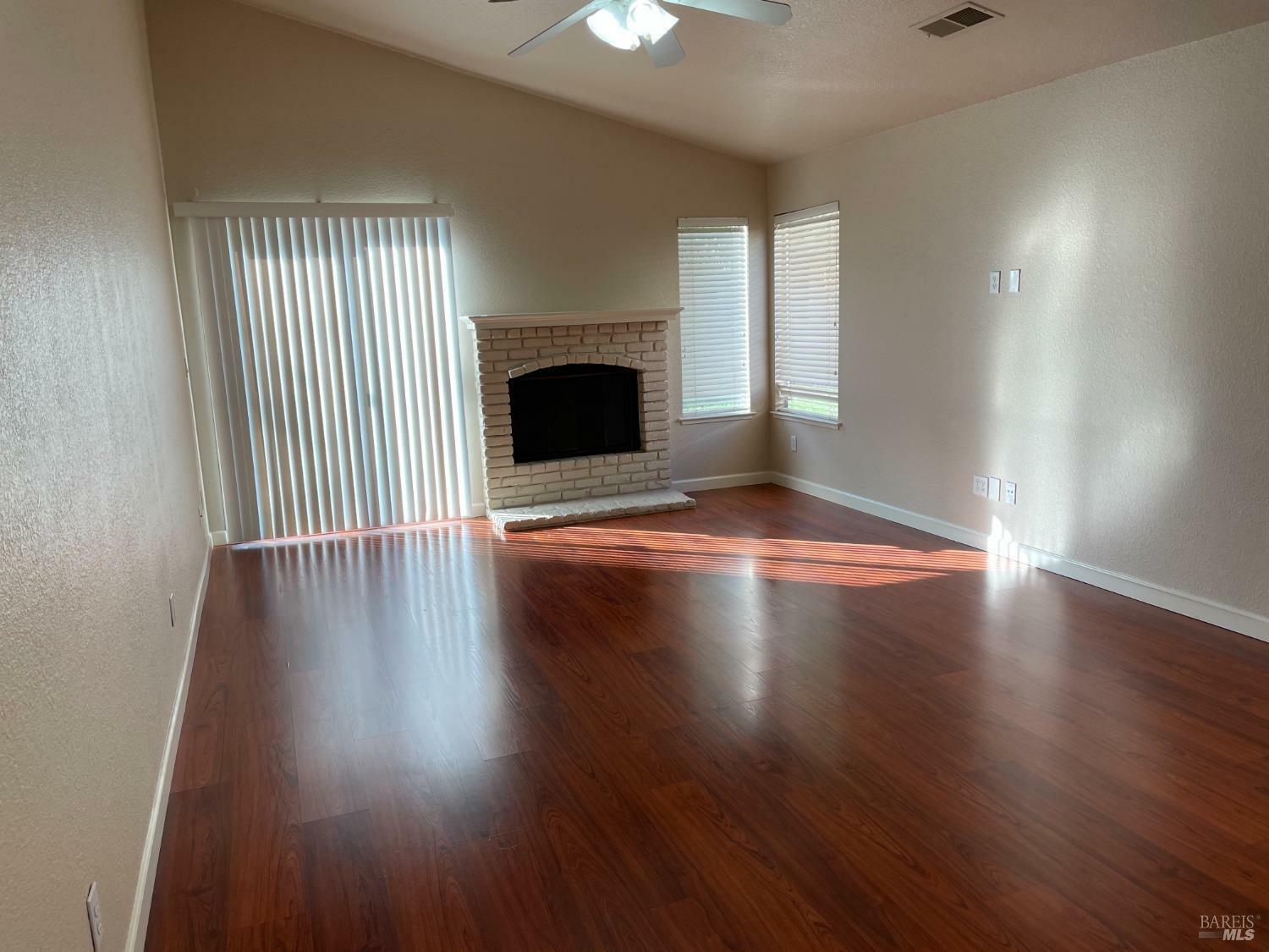 Property Photo:  325 Robin Circle  CA 95687 