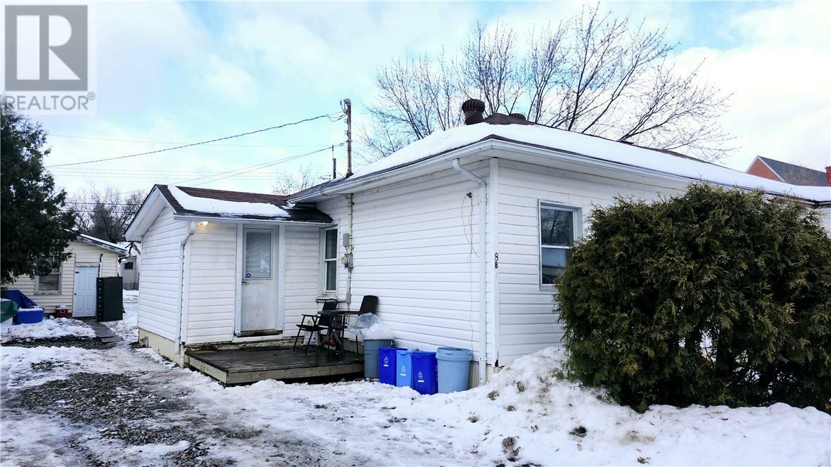 8B Peter Street  Copper Cliff ON P0M 1N0 photo