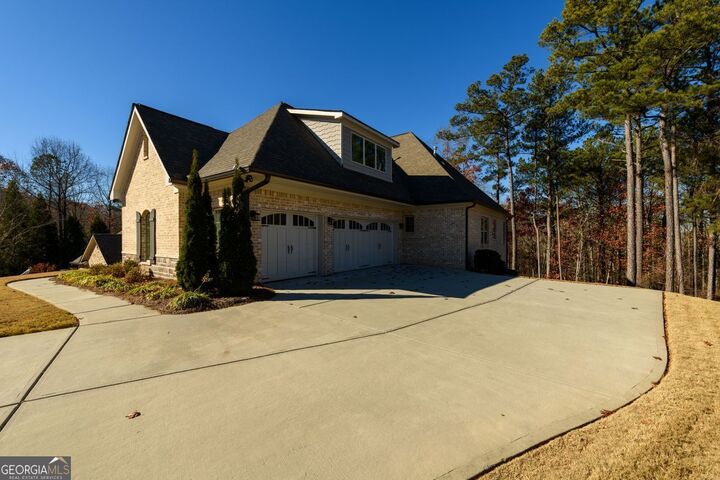 Property Photo: 1560 Tapestry Ridge GA 30045