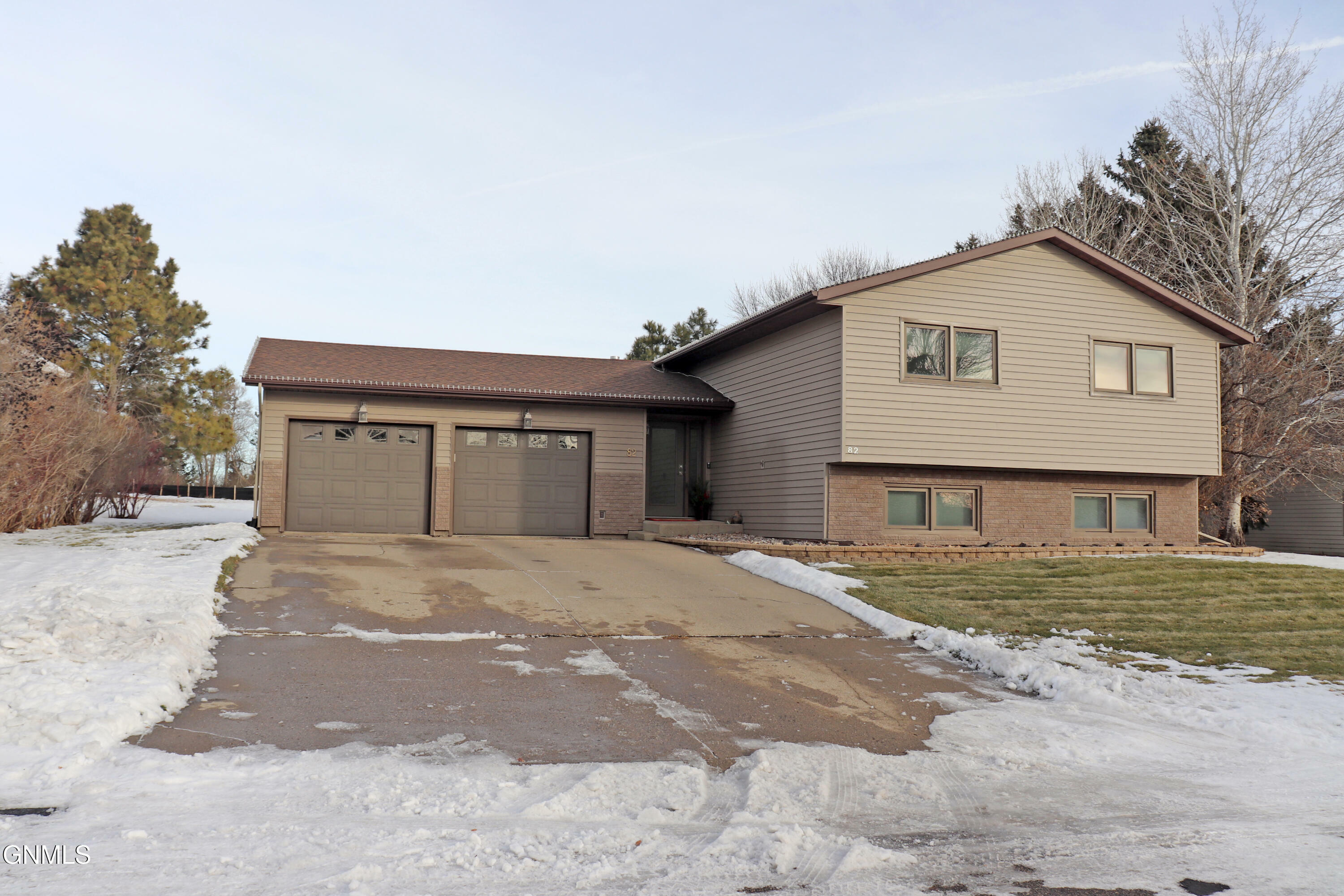 82 Country Club Drive  Bismarck ND 58501 photo