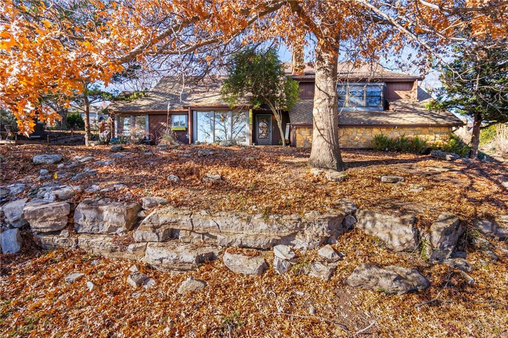 Property Photo:  1513 Alvamar Drive  KS 66047 