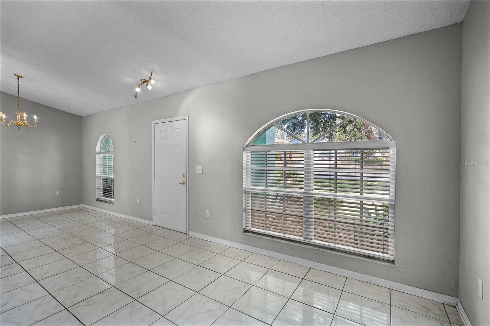 Property Photo:  926 Oxford Way  FL 33853 