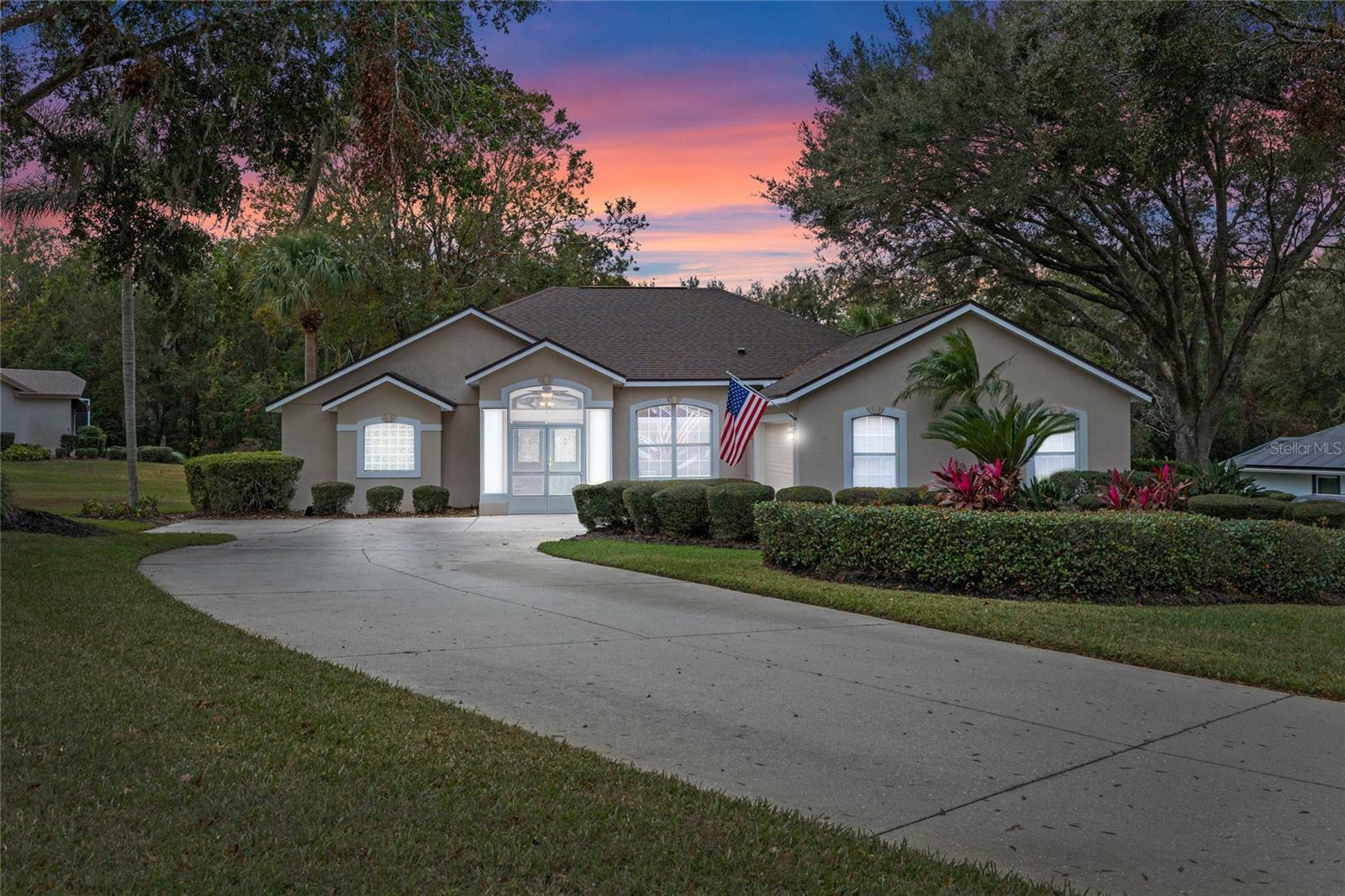 Property Photo:  5318 Greens Drive  FL 32159 