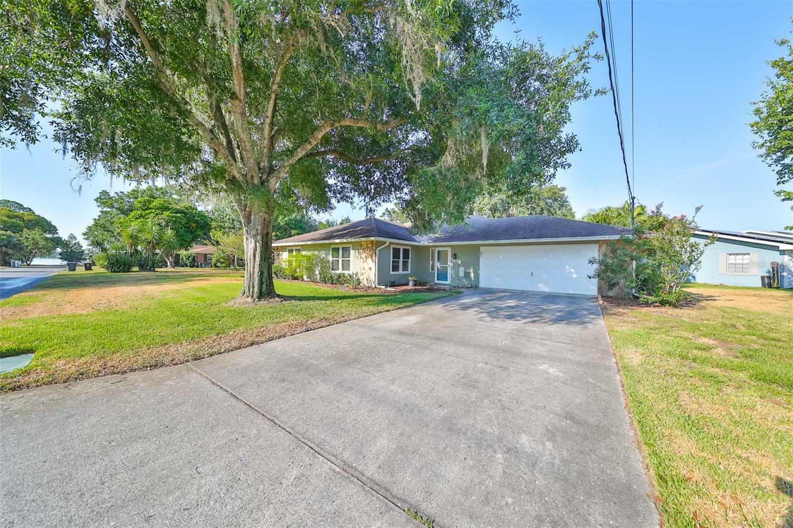 Property Photo:  220 Coleman Drive E  FL 33884 