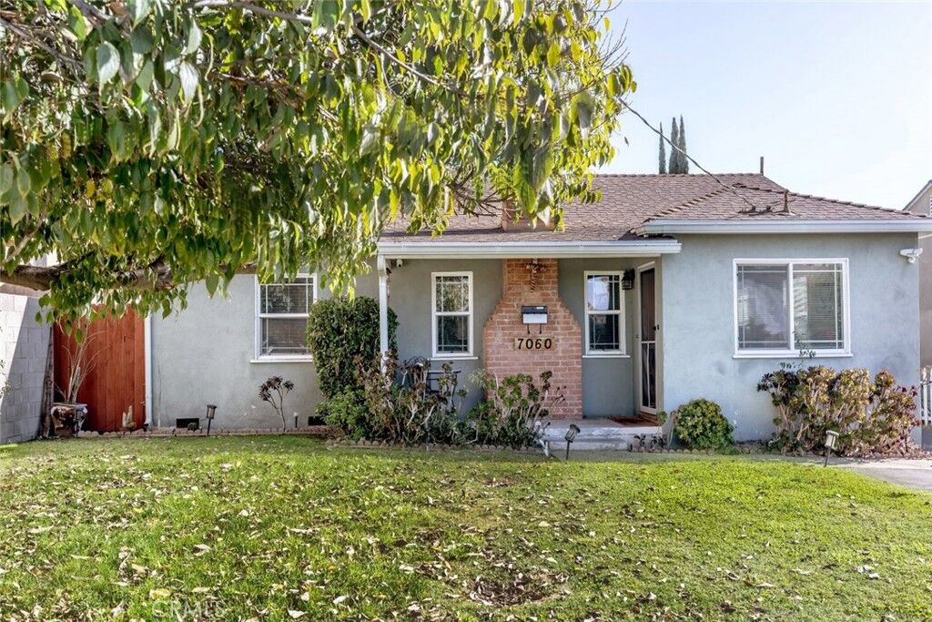 Property Photo: 7060 Bellaire Avenue CA 91605