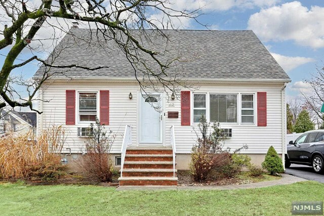 Property Photo:  42 East Prospect Street  NJ 07463 