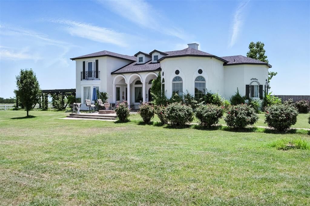 Property Photo: 200 Union Grove Road TX 76272