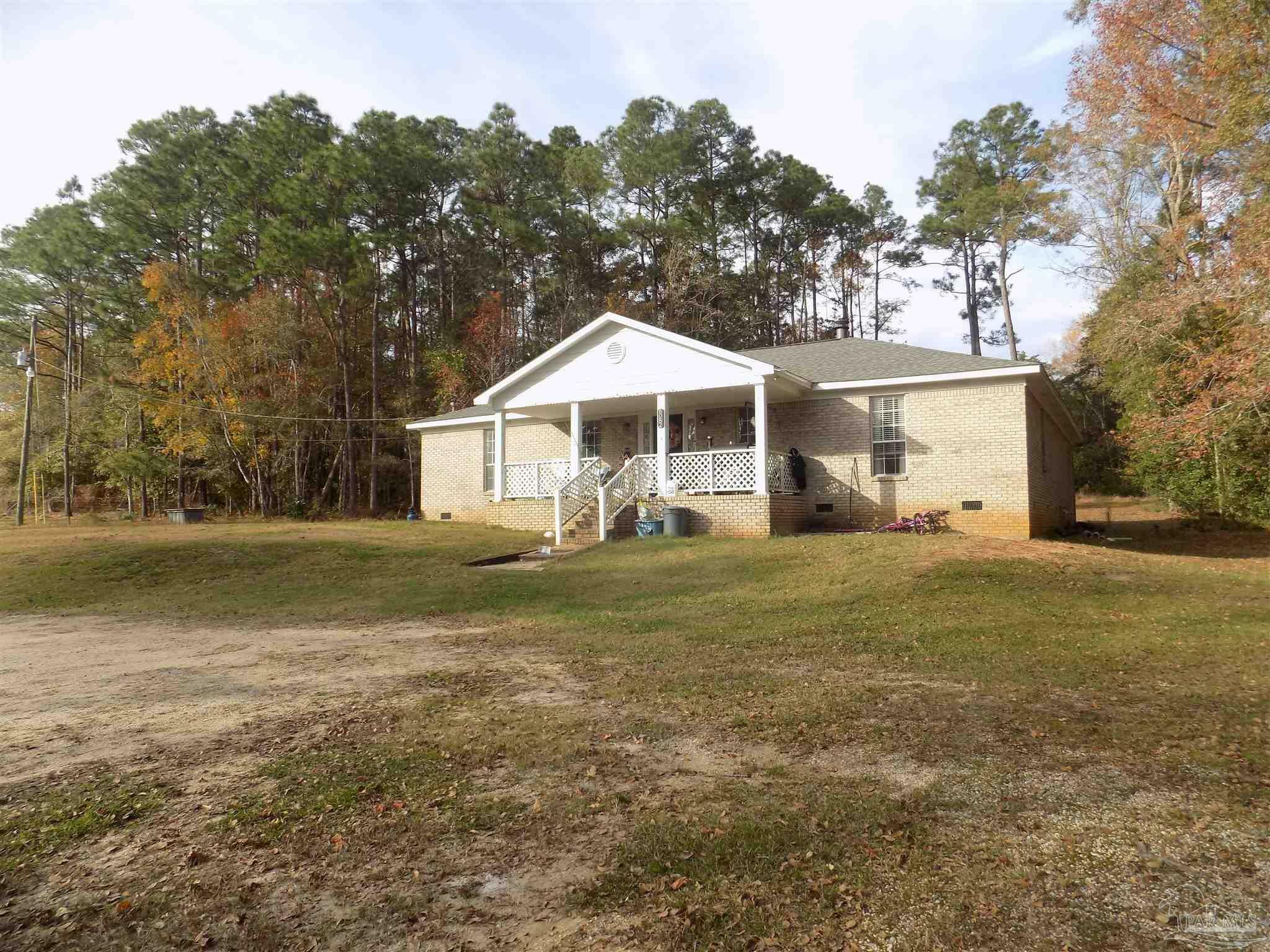 Property Photo:  6082 Four Star Farm Rd  FL 32577 