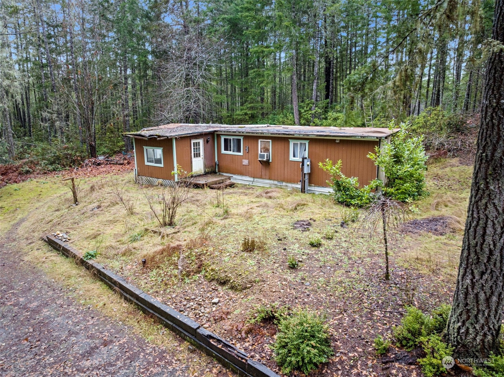 Property Photo: 121 NE Pine Tree Place WA 98588