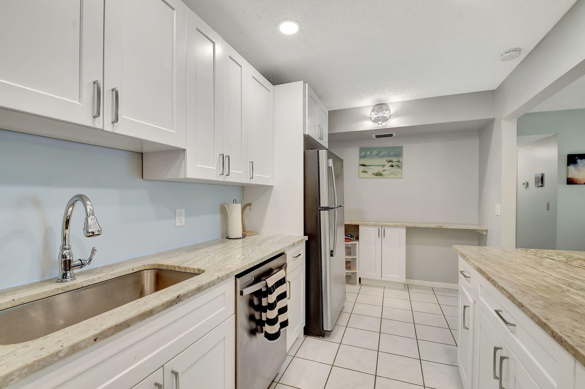 Property Photo: 713 Sunny Pine Way F2 FL 33415