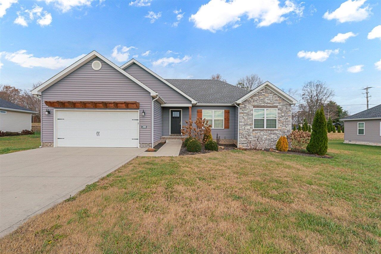 Property Photo:  208 Claiborne Circle  KY 42134 