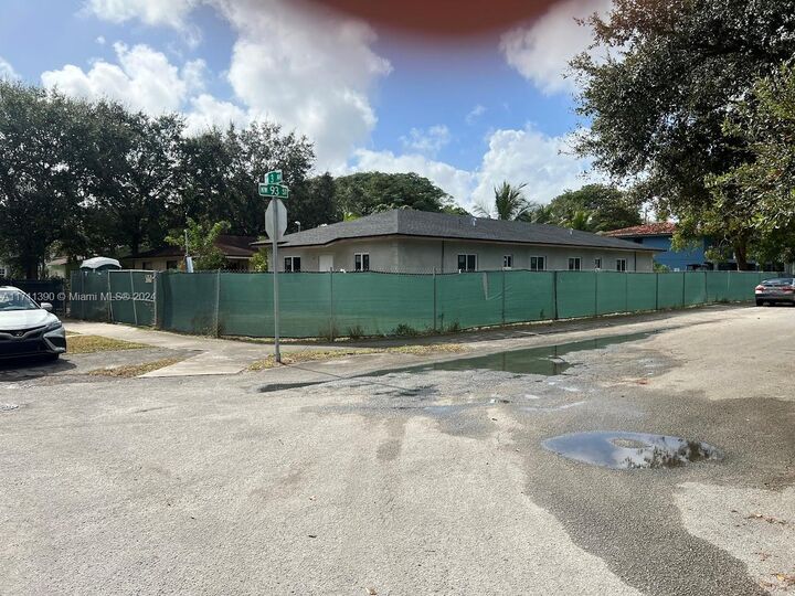 Property Photo: 9254 NW 3rd Ave FL 33150