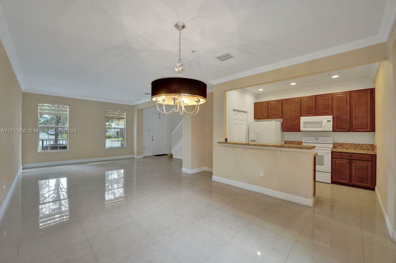 Property Photo:  1404 SW 147th Ave 1404  FL 33027 