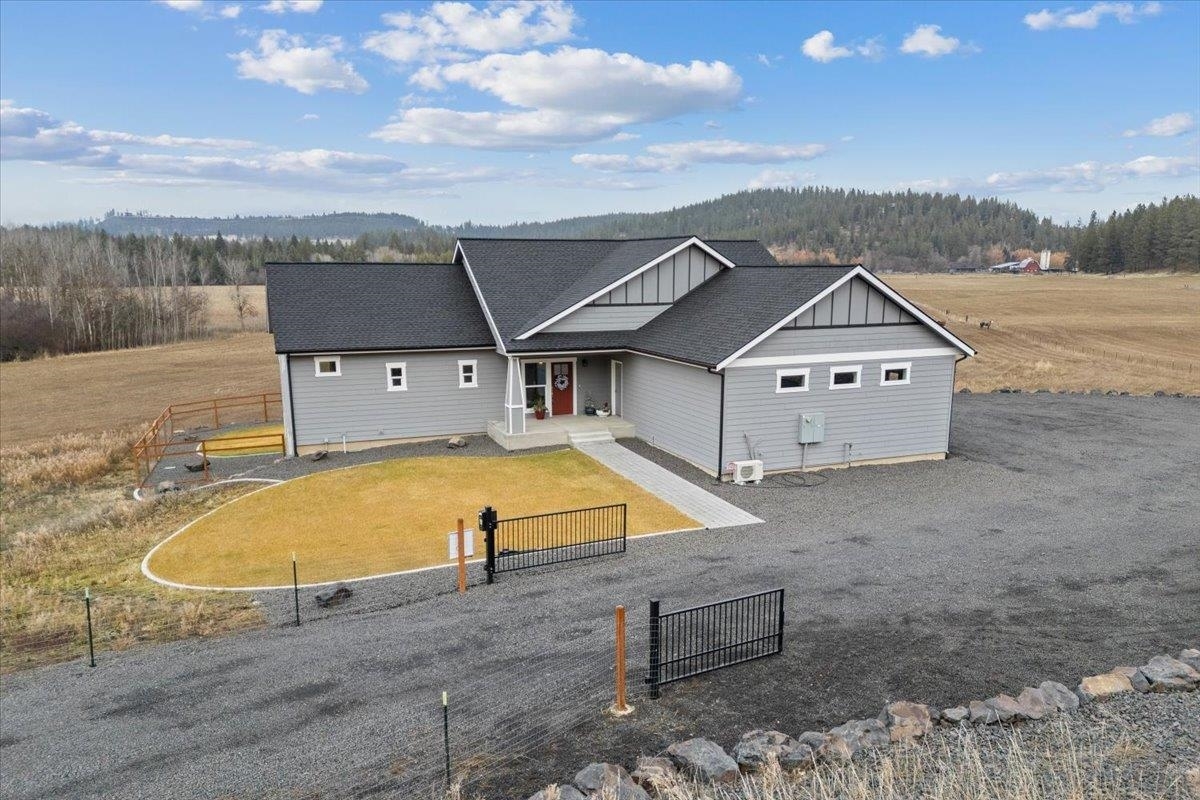 Property Photo:  9909 E Tallman Rd  WA 99009 