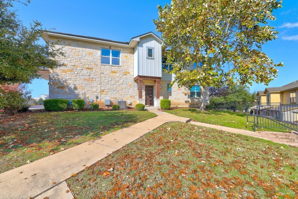 Property Photo:  2101 Town Centre Drive 1901  TX 78664 