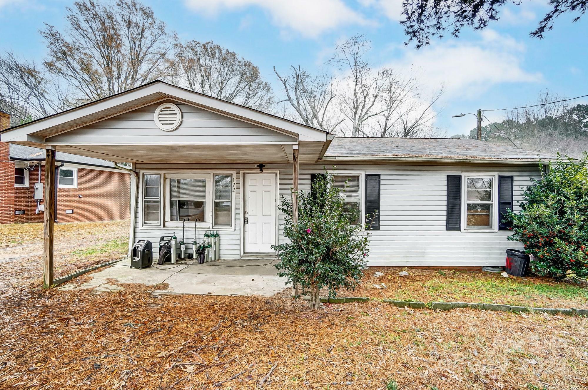 Property Photo:  122 Baldwin Avenue  NC 28083 