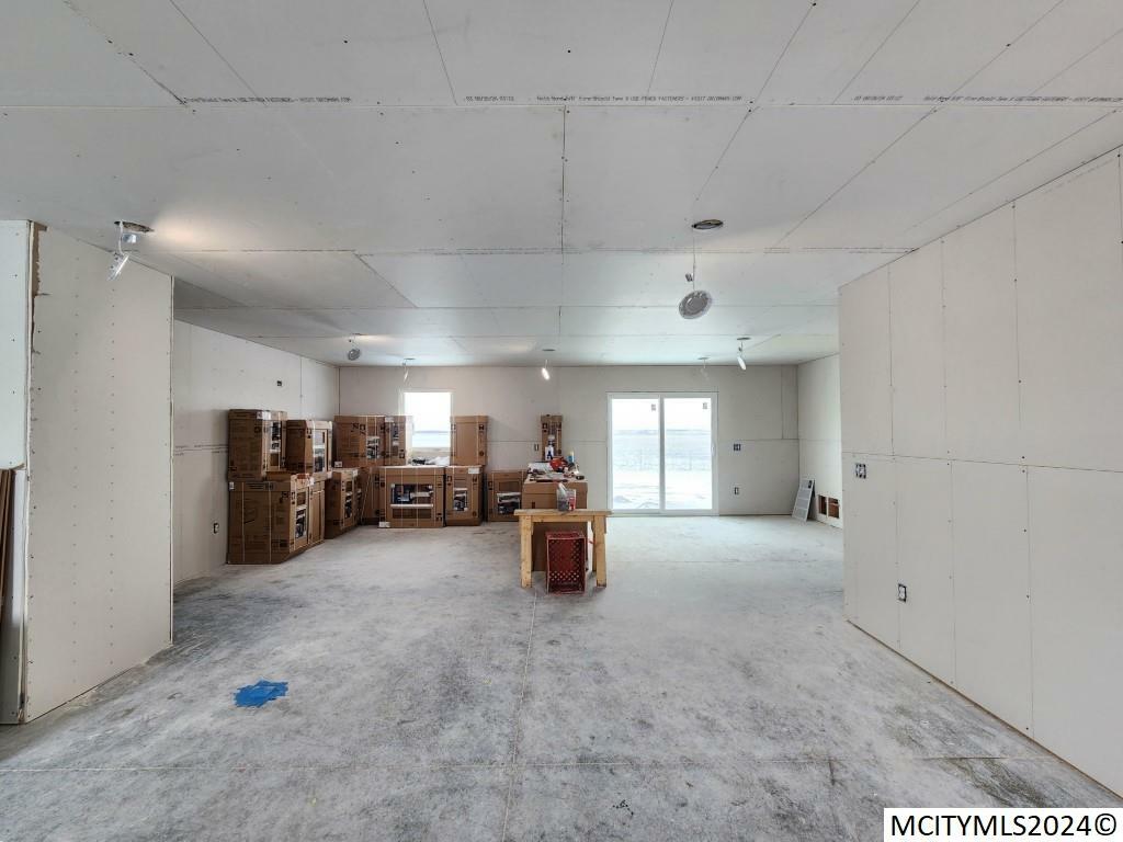 Property Photo: 2506 S 32nd St IA 50428